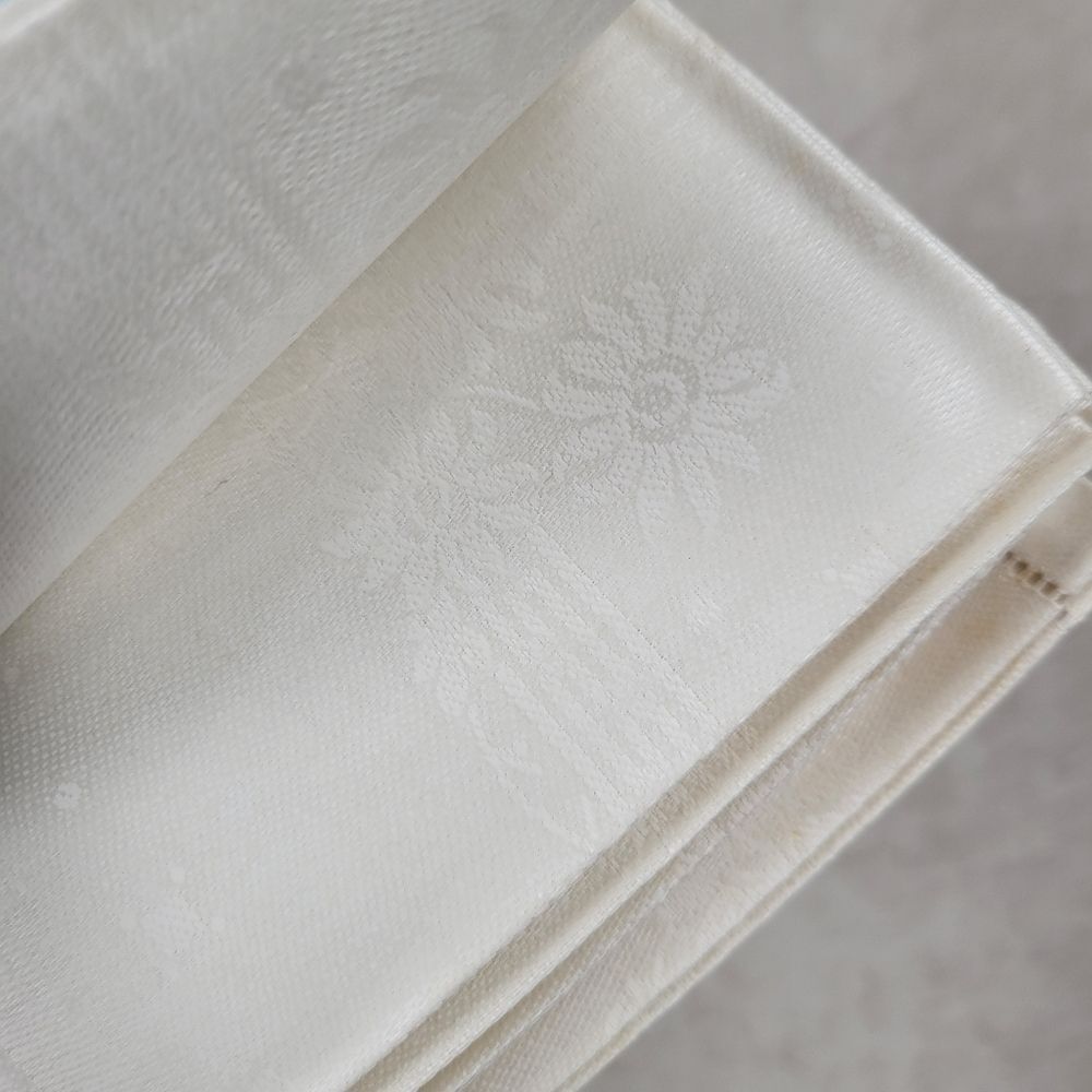 Liddell Damask Irish Linens White Linen 12 Napkins and Tablecloth 64×102 - Picture 11 of 16
